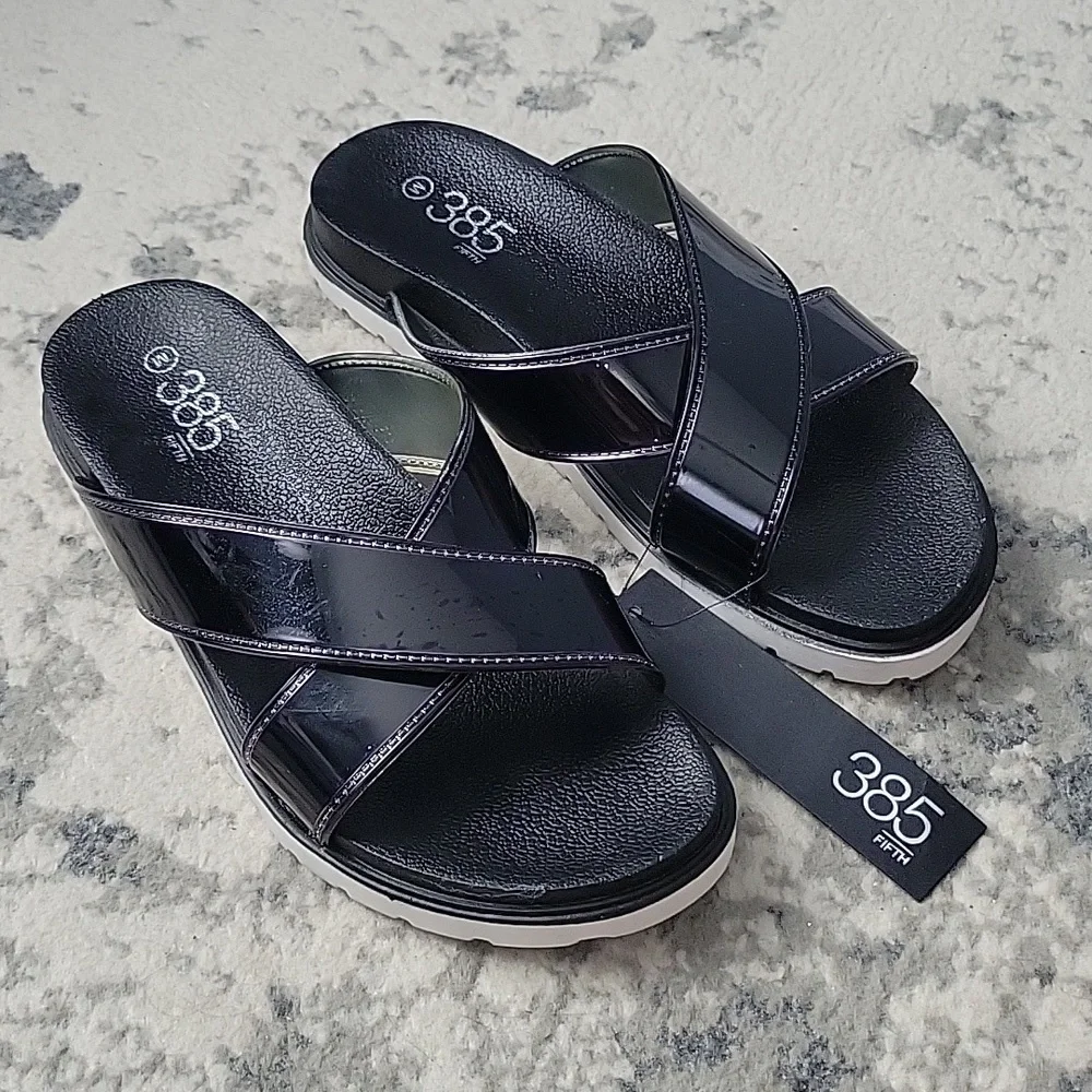 NWT Sandals